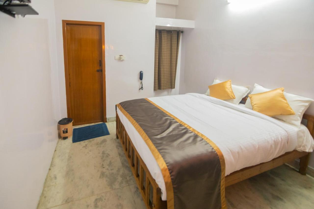 Hotel Sp Grand Karur  エクステリア 写真